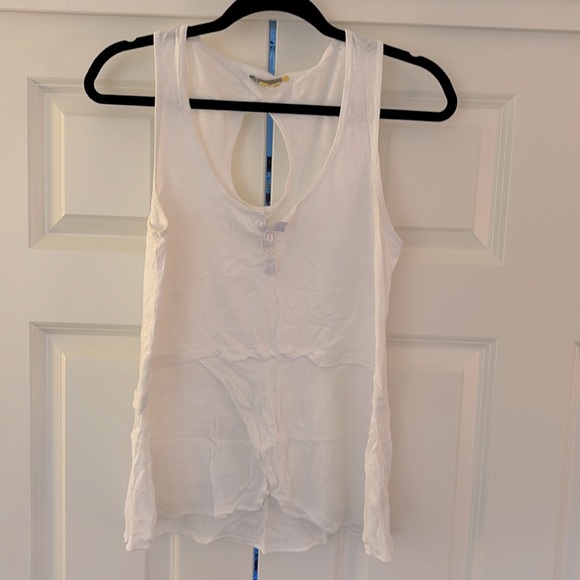 Little Yellow Button (Anthro) white tank - Picture 2 of 5